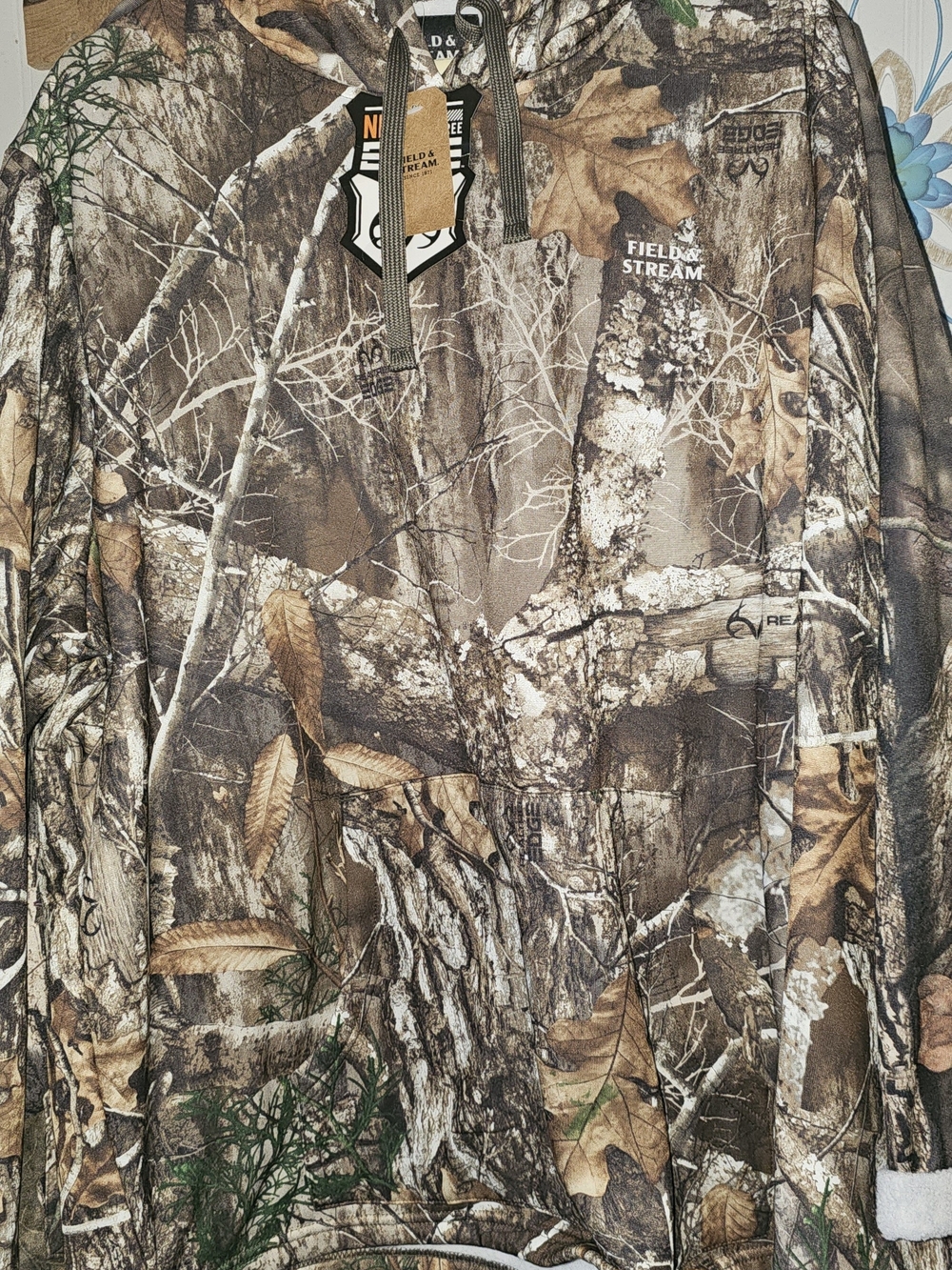 Field & Stream Men's Realtree Camo Hoodie - Brown/Green Bundle Of 4